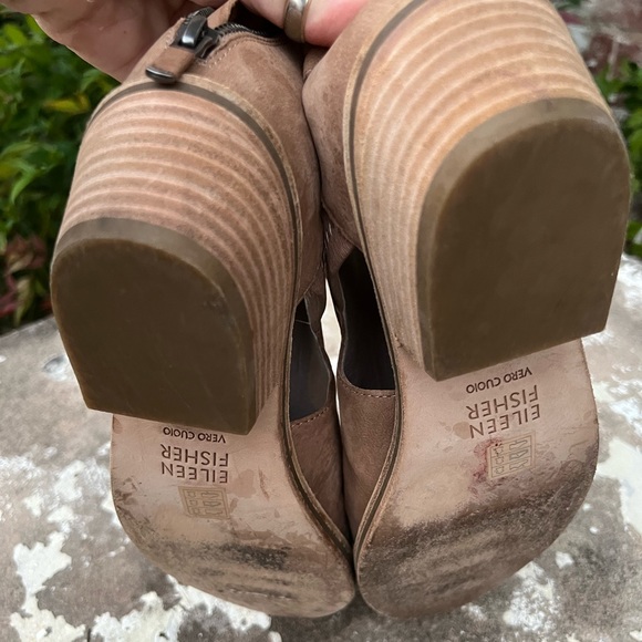 Eileen Fisher Vanda Nubuck Leather Tan Cut Out Casual Ankle Booties Shoes Sz 6.5 - Picture 7 of 8